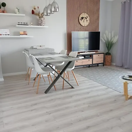 Manhattan Os.jarzebinowe Apartman *